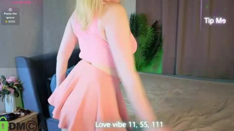 Melissa online show from May 26, 1:34 am
