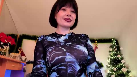 MEDEA  online show from December 5, 7:07 am