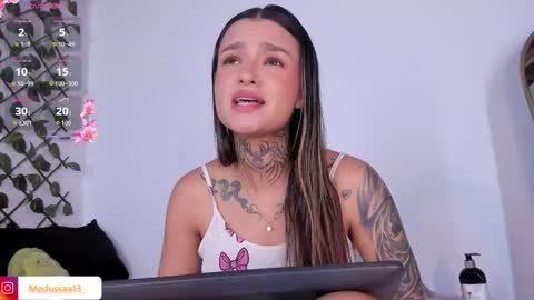 medussa13 online show from February 6, 1:25 pm