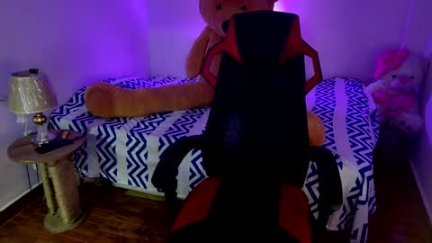 megan_1907 online show from January 19, 11:53 pm