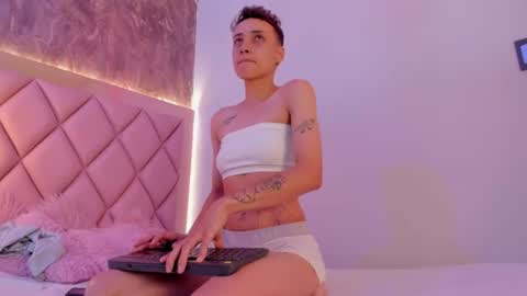 M E G A N online show from June 18, 6:57 pm