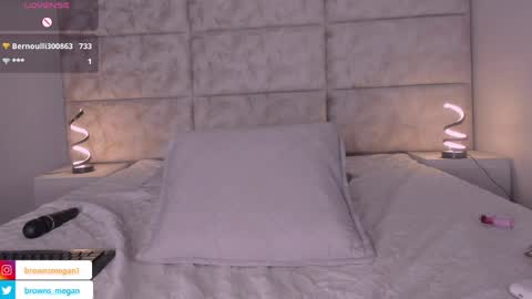 Megan  online show from May 26, 3:40 pm