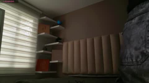     online show from November 12, 12:18 pm