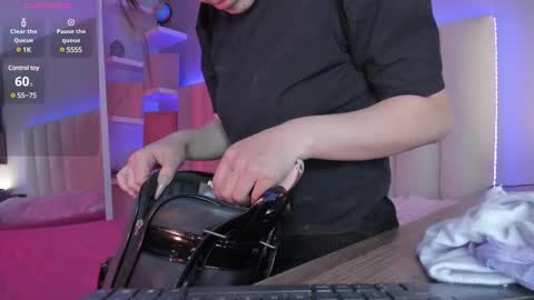     online show from March 4, 11:40 am