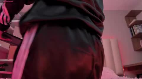     online show from February 20, 12:04 pm