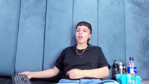 megan_thompsonn_ online show from March 22, 8:29 am