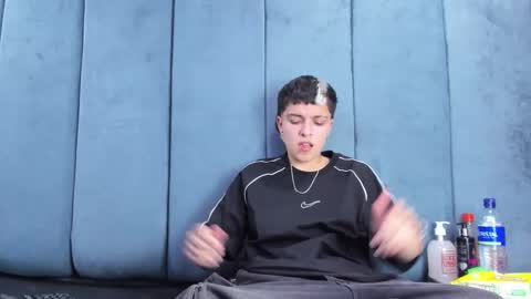 megan_thompsonn_ online show from May 14, 2:54 am
