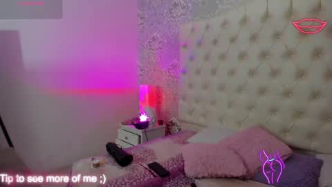 megan_tower online show from September 30, 7:35 pm