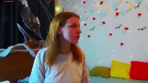 megancat333 online show from November 5, 9:00 am