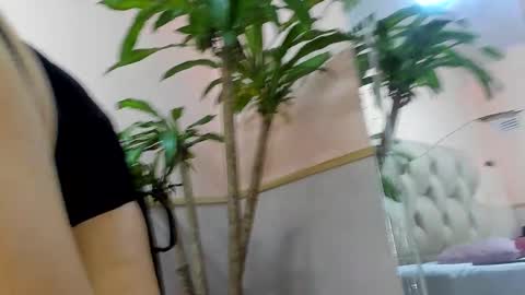 Snapshot of megann_hill chatting on September 17, 12:41 pm Megan online show from September 17, 12:41 pm