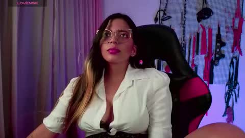Snapshot of meggan_greey chatting on September 27, 7:33 pm Your best slave  online show from September 27, 7:33 pm