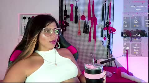 Snapshot of meggan_greey chatting on February 5, 8:46 pm Your best slave  online show from February 5, 8:46 pm