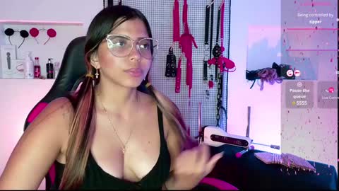 Snapshot of meggan_greey chatting on February 2, 10:49 pm Your best slave  online show from February 2, 10:49 pm