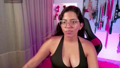 Snapshot of meggan_greey chatting on September 17, 10:46 pm Your best slave  online show from September 17, 10:46 pm