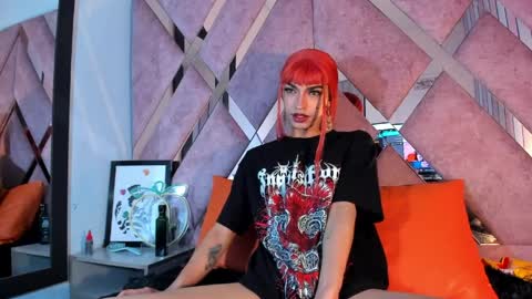 meghanqueen__ online show from April 8, 5:54 am