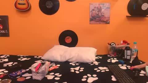 MEIS online show from December 20, 2:40 am