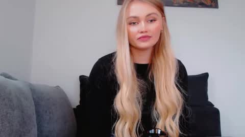 Melania online show from December 5, 12:14 pm