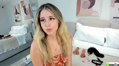 Melanie Baez online show from February 10, 9:04 am