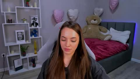 MelanieAlves online show from March 23, 6:35 pm