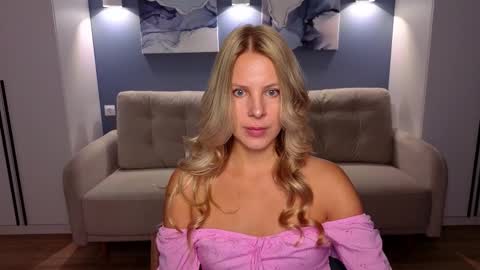 Snapshot of melaniebennett chatting on September 28, 7:06 am Melanie Bennett online show from September 28, 7:06 am