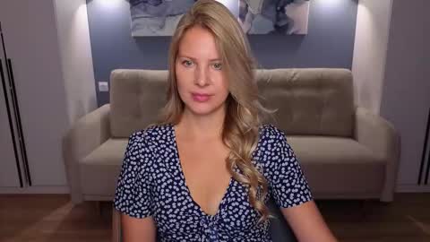 Snapshot of melaniebennett chatting on September 26, 7:16 am Melanie Bennett online show from September 26, 7:16 am