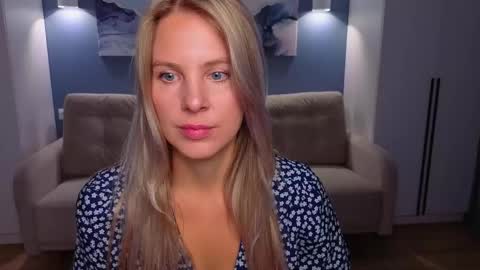 Snapshot of melaniebennett chatting on October 7, 6:20 am Melanie Bennett online show from October 7, 6:20 am