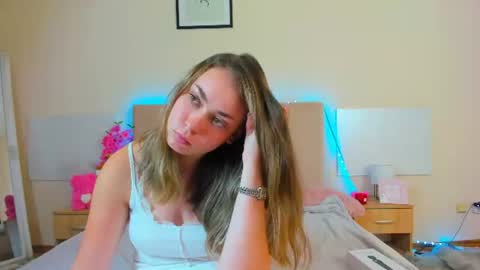 Melania online show from July 20, 10:39 am