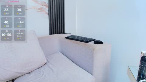 Melanie online show from February 26, 8:12 pm