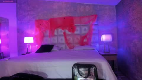 Melanie Roux online show from October 16, 11:32 am