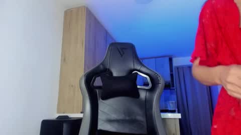 melannia_hills online show from March 12, 7:57 am