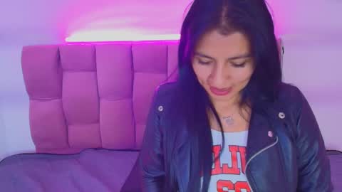 Melannyy 3 online show from June 6, 4:18 am