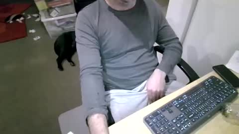 melbguy_075 online show from April 23, 8:55 am