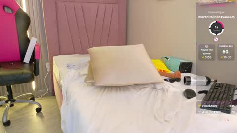 meli_peach online show from April 18, 7:07 pm