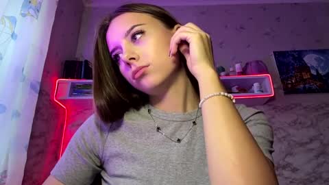 melinapares online show from March 31, 3:34 pm