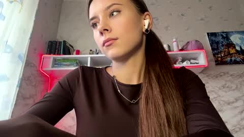 melinapares online show from March 30, 3:23 pm