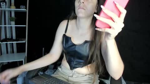 Melissa online show from October 21, 1:27 pm