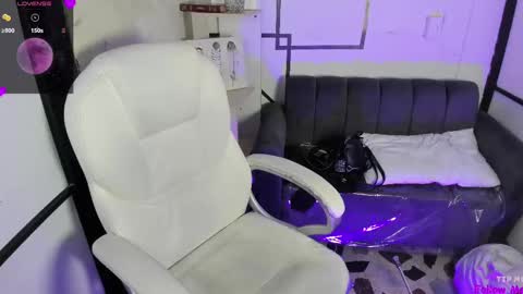 Melissa online show from February 26, 8:36 pm