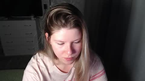 Melissa  Ray online show from February 21, 7:21 pm