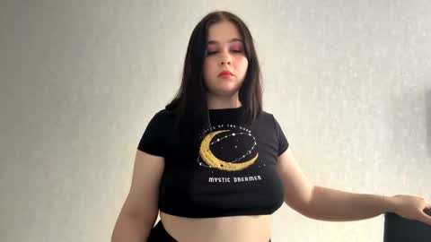 Melissa online show from April 2, 9:16 am