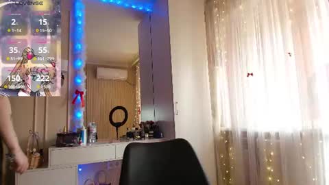Lisaa online show from June 21, 3:02 am