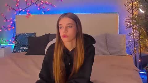 MelissaCrayzy online show from December 2, 6:45 am