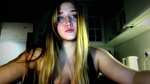 melissalii online show from November 25, 10:08 pm