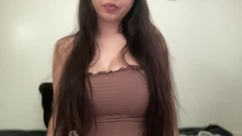 Snapshot of mellie__ chatting on February 6, 4:14 pm mellie__ online show from February 6, 4:14 pm