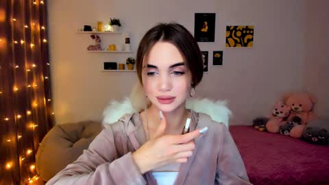 Tessa online show from December 11, 12:33 am