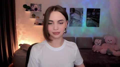 Tessa online show from April 17, 3:53 am