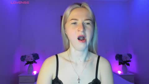 Mellina online show from March 8, 9:40 pm