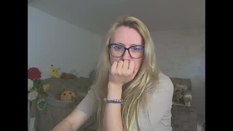 Melly online show from April 7, 7:10 am