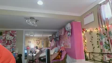 Melody Moral Lynn online show from December 17, 6:36 pm