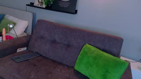 M E L O D Y  online show from April 10, 8:13 pm