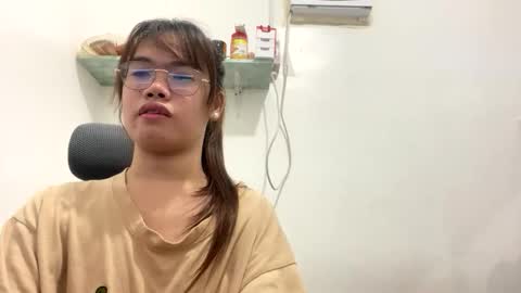 Jen online show from February 12, 7:39 pm